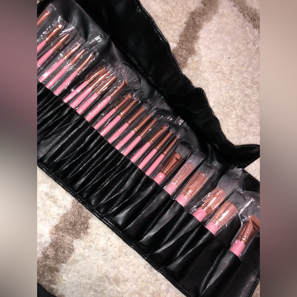 BB&W Makeup Brush Set